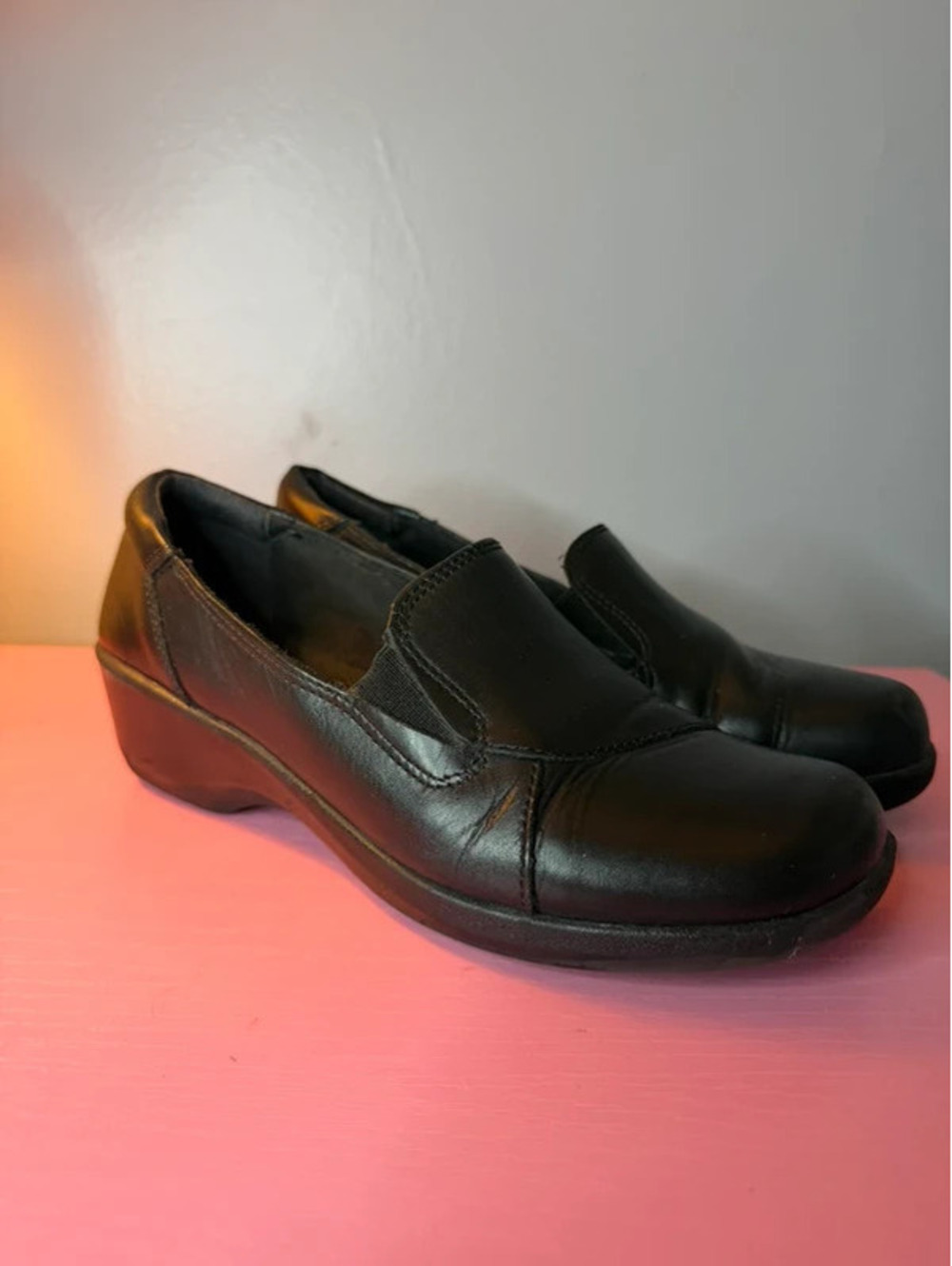 Clarks Women’s Size 8 Black Leather Slip On Comfort Wedge Shoes